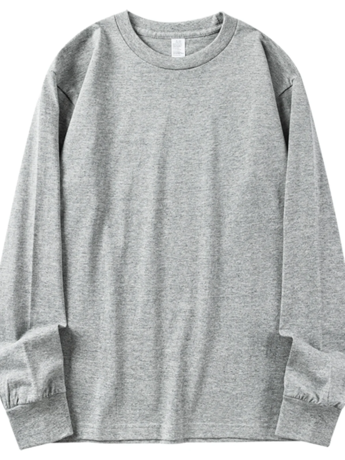 ロンティー重ね着にどんな色が合う？麻灰色の長袖Tシャツが秋の着こなしを救う理由とは