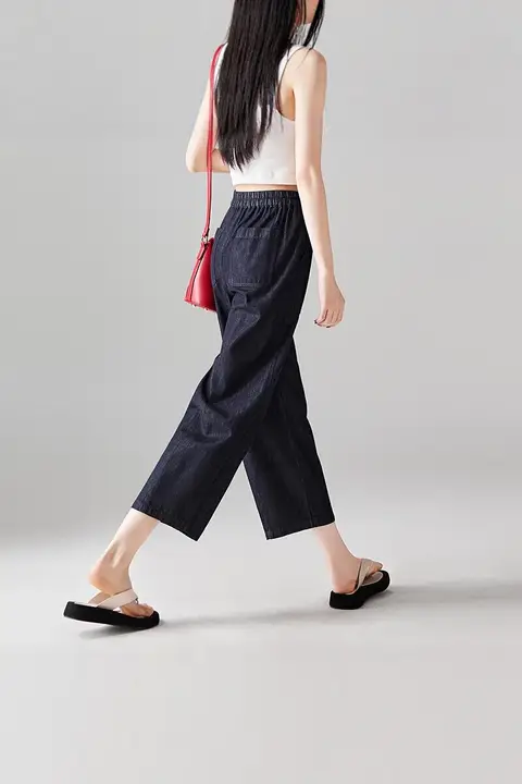 高腰のゆったり通勤用デニムパンツ【九分丈・スリム効果】（セットアップ対応）