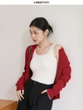 シンプルな大Uネックタンクトップ【ストレッチ素材・内蔵カップ付き・エレガントデザイン】