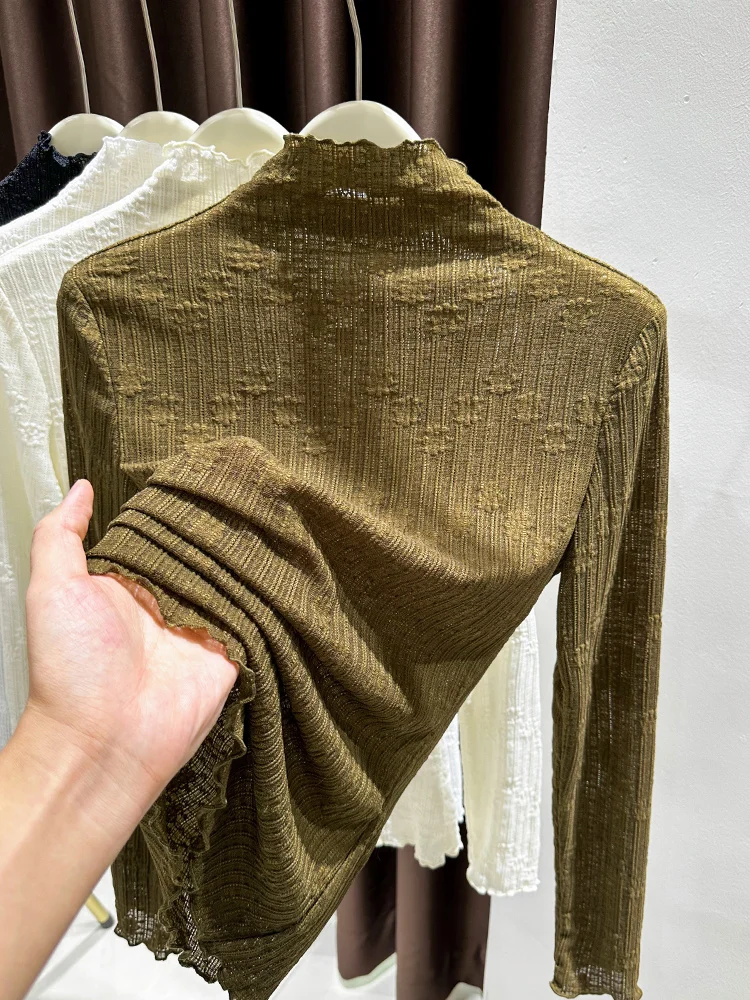 ブラウスの選び方｜通勤で心を落ち着かせる、レーストップスの完全ガイド