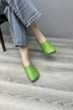 真皮製のフラットサンダル【シンプルデザイン・スクエアトゥ・女性用】