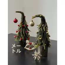 癖のあるクリスマスツリーと夢の鹿のデスクトップ装飾【ホテルや商業スペース用】