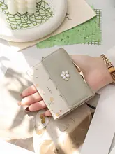 花柄デザインの短財布【女性用・小型・高級感あるカードポケット・プレゼントに最適】