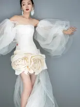 高級感あるフレンチスタイルの軽やかな婚約ドレス【胸あき・小柄用・軽やかなシフォン・少人数のウェディングに最適】