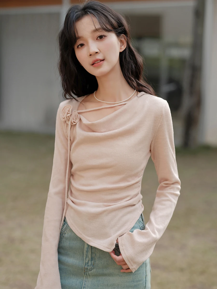 木易易复古轻文艺の春季ルーズフィットニットトップス：甜美風の立体デザインが日常に溶け込む