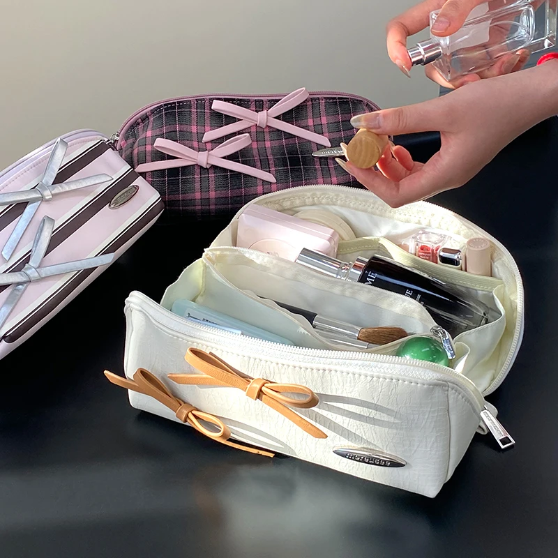 旅行用化粧品ポーチ MOREUSEE ポータブルケース：多機能でリュックに収まる女性向け収納解決策