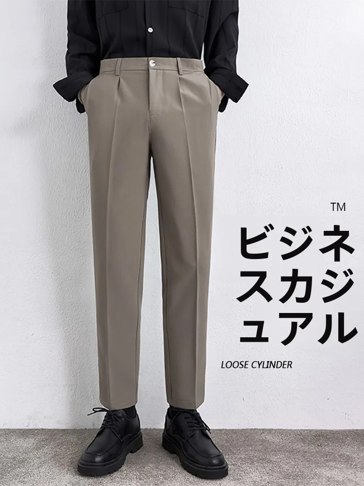 ビジネスカジュアルパンツ ストレート・抗シワ・イギリス風：通勤シーンでの快適性とメンテナンスの実証