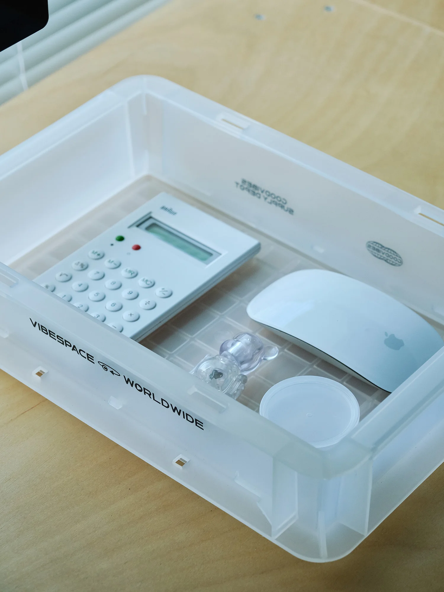 透明整理ボックス VIBESPACE 2307：デスクトップ用の高耐久プラスチック製収納ケース
