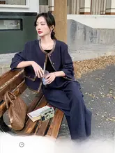 深い青色の上質なトップス【カジュアル・・細身効果】（セットアップ対応）