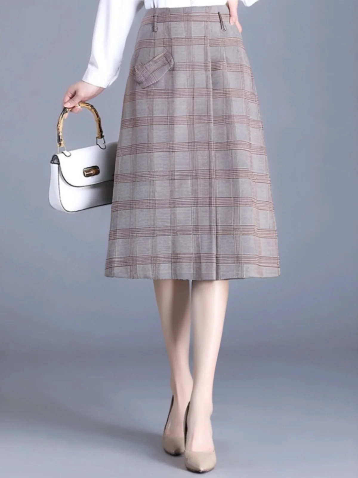 大人可愛い服 50代コーデ 完全ガイド｜赤いチェック柄スカートの選び方とコーデ術