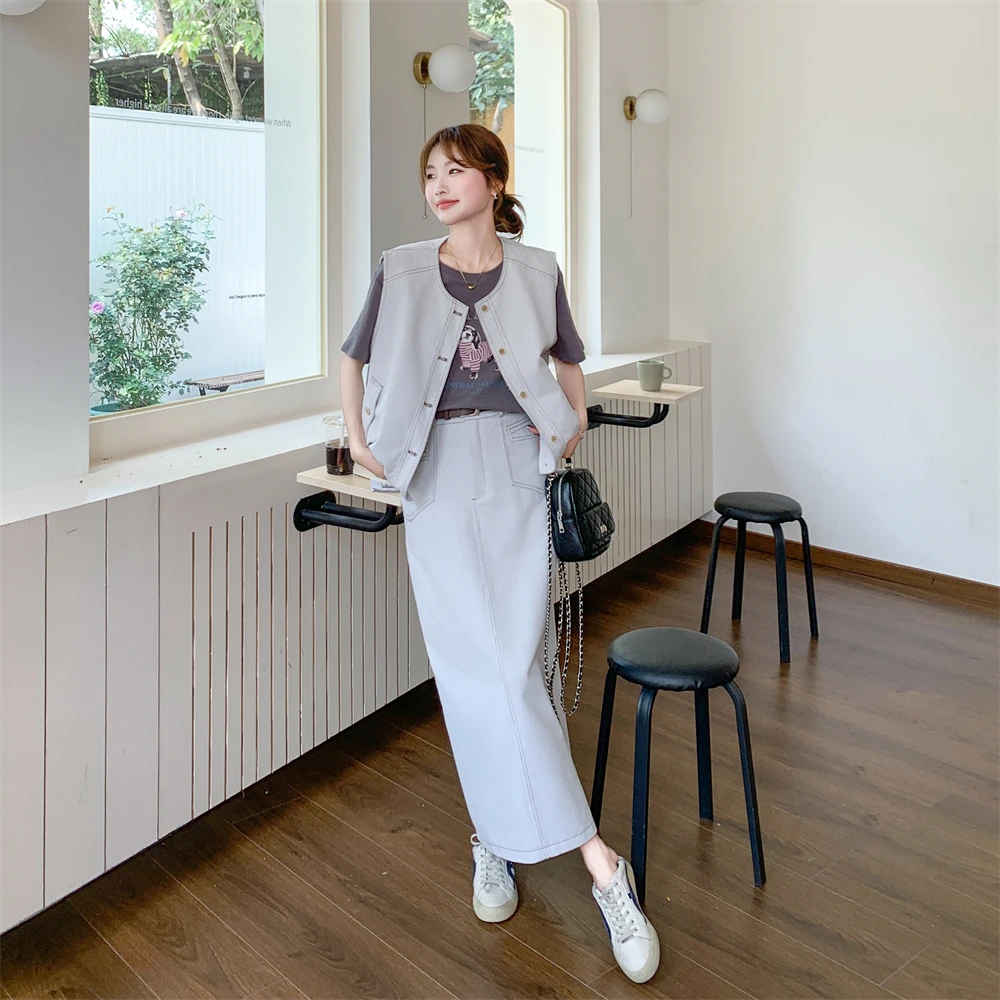スキニー デニム コーデ 夏の着こなし方：3点セットで実現するカジュアルかつ優雅なスタイル