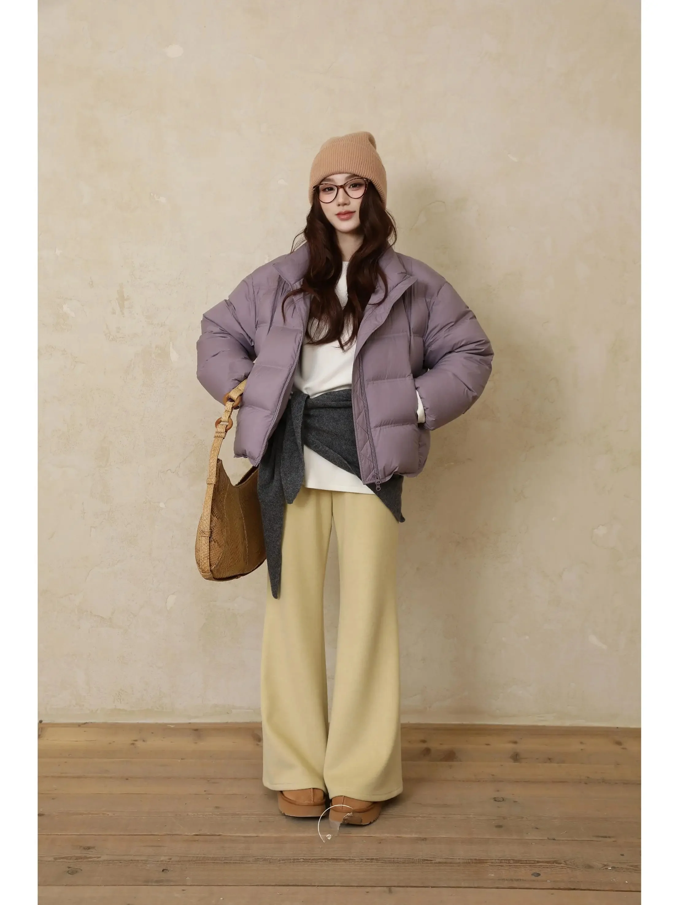 シンプルなデザインのウールパンツ【冬用・加绒・高級感・フィット感・フレア】の特徴と実用性
