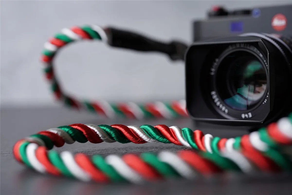 50mmカメラとextended strap 2の組み合わせで、日常の美しさをどう見つける？