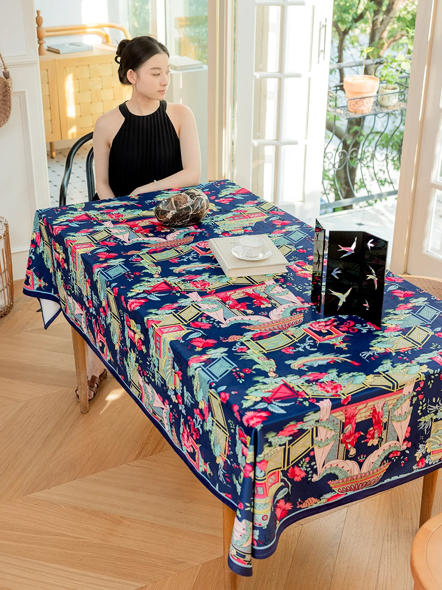 新中式風テーブルクロス：紫と青の花柄が提供する高級感あるテーブルセッティング