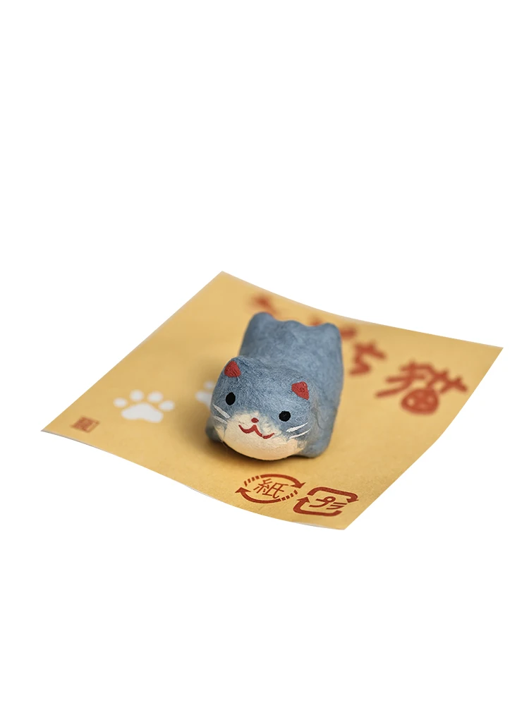 和紙製ミニ猫の置物：かわいいデザインでデスクやインテリアに活用できる