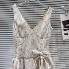 フレンチスタイルのVネックリボン付きニットワンピース【花柄・夏用】（セットアップ対応）