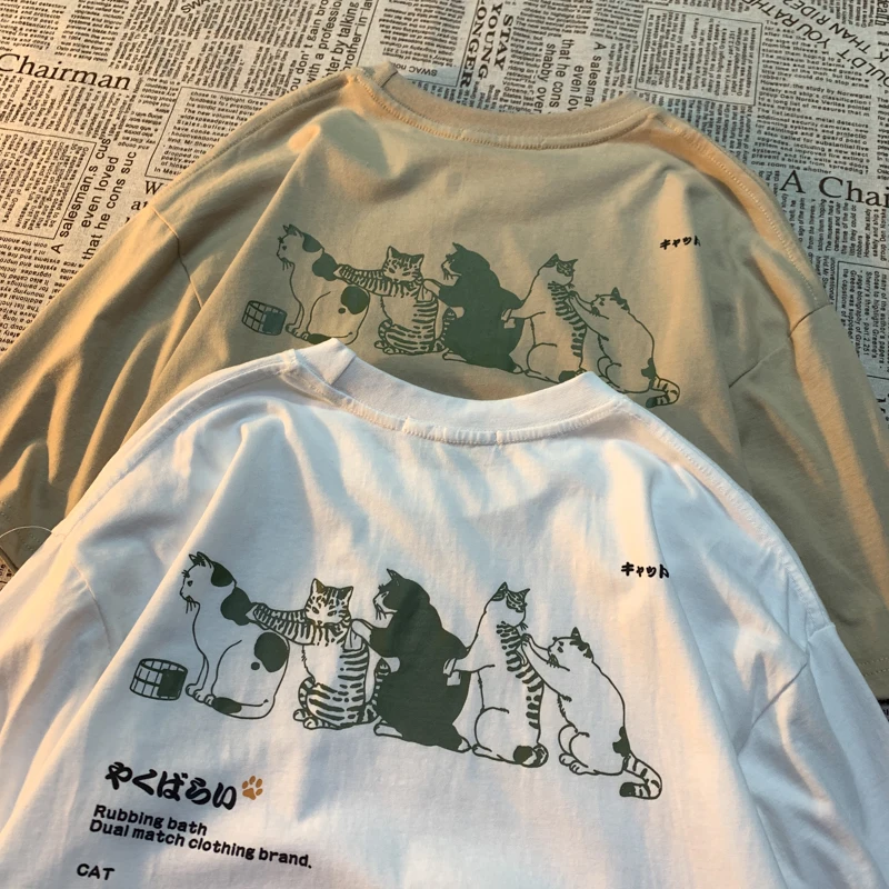 アメリカンレトロキャットプリントTシャツ：ゆったりフィットで夏の日常を彩る