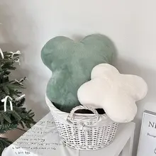 ぬいぐるみ四つ葉のクローバー枕 抱き枕 ソファ リビングルーム