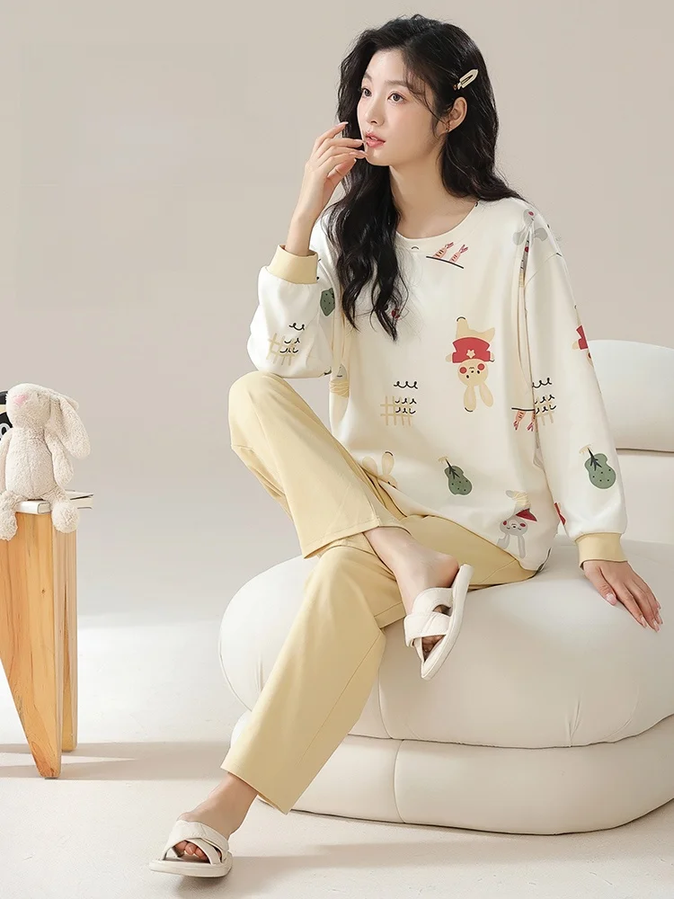 俞兆林授乳服：春秋季节女性居家穿着的简约风高透气解决方案