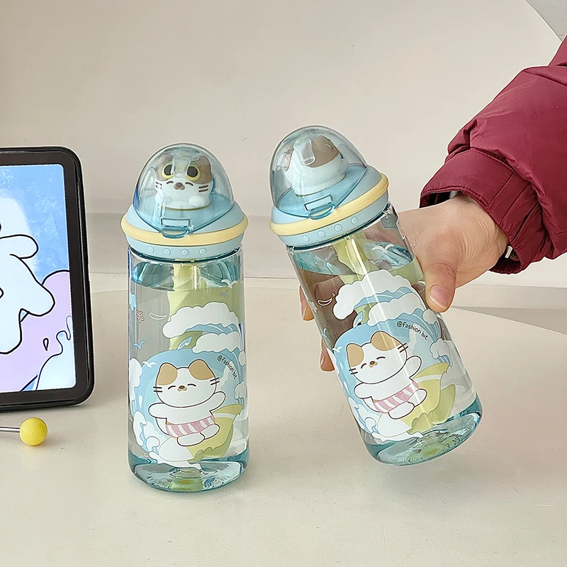 ストロー付き水筒 580ml カップ：子供向けの洗いやすく耐衝撃なデザインを実証