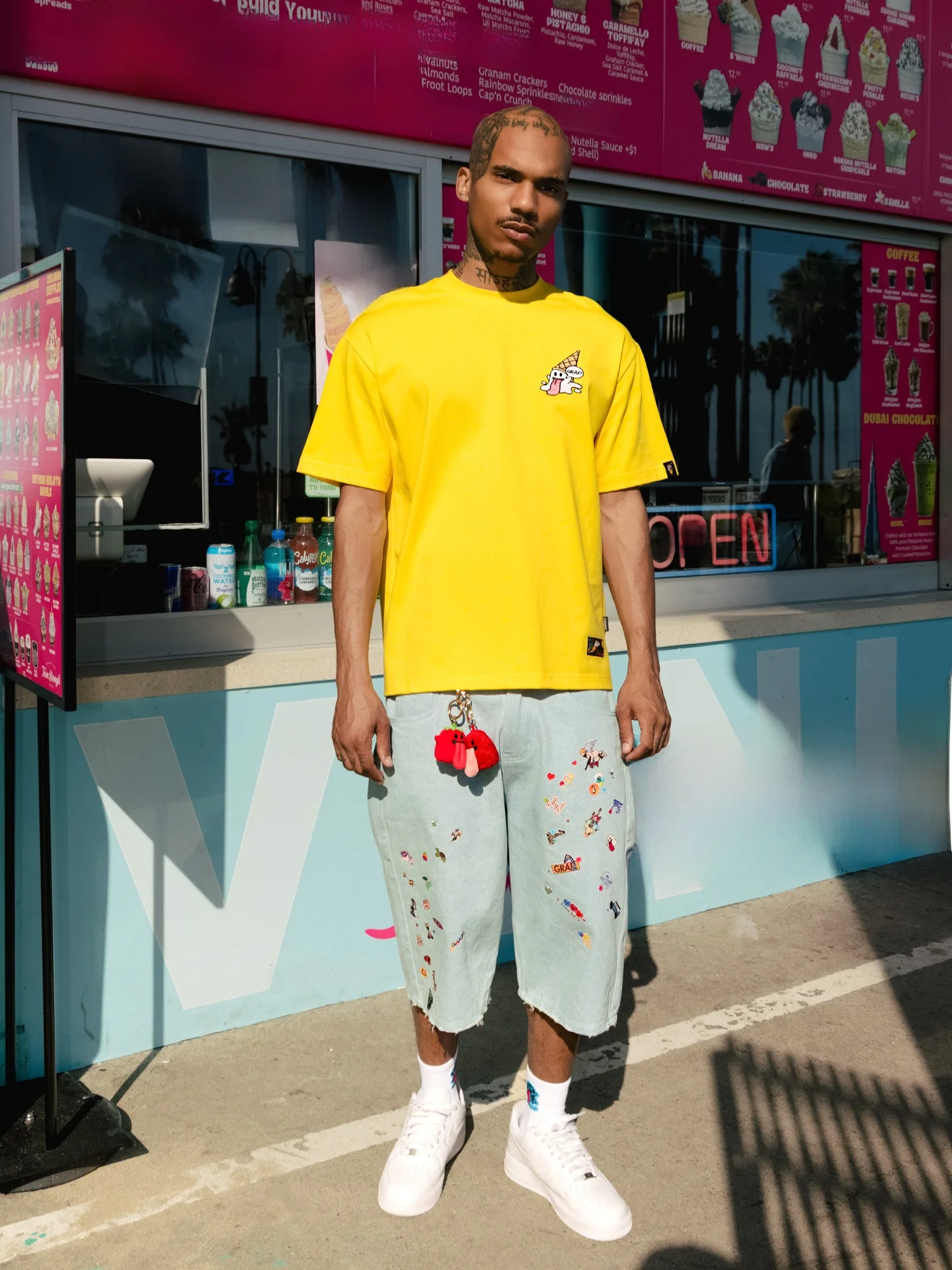 tシャツ キャラクター おすすめ5選：どんなのが売れているか？なぜ今、キャラクターTシャツが注目されているのか？