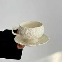 Oranges限定 レトロ白浮彫り花模様 コーヒーカップ＆ソーサー【ラテ用・ティータイムに最適】