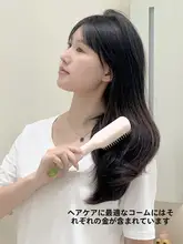 携帯可能な伸縮ミニブラシ【頭皮マッサージ・静電気防止・女性用】