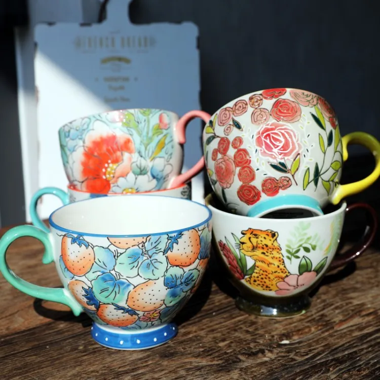 アメリカンカントリー風陶器コーヒーカップ：手描きデ ザインでミルクにも最適な選択