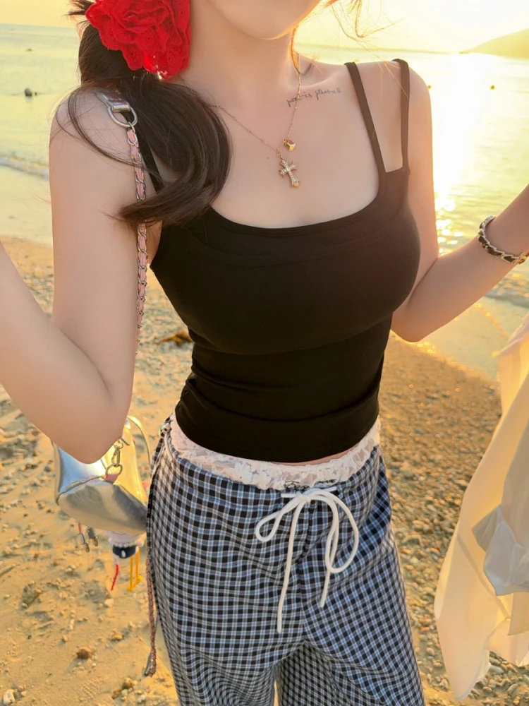 シャツ インナー タンク トップはどう選ぶ？胸パッド付きキャミソール風タンクトップが通勤と夏の日常を救う理由