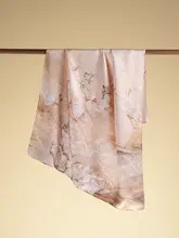 上質なシルクの花柄スカーフ【ギフトボックス付き・母の日に最適】