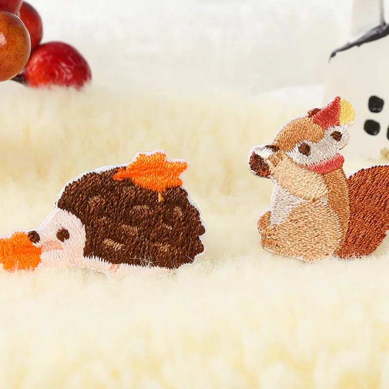 羊毛フェルト 刺繍を手軽に作るには？DIYで楽しめる「冬の森の動物」シールバッグがおすすめ