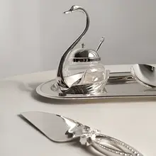 高級シルバー西洋料理用スプーン【ヴィンテージ浮彫・ティータイム・デザート用】（セットアップ対応）
