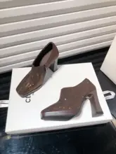 フランス風レトロハイヒール【高品質・スクエアトゥ・太ヒール・ビジュー付き・防水仕様】