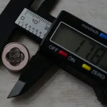 粉色樹脂充填の中心が透かしの銀色金属ボタン【１８ミリ・ボタン用・プレミアムデザイン】