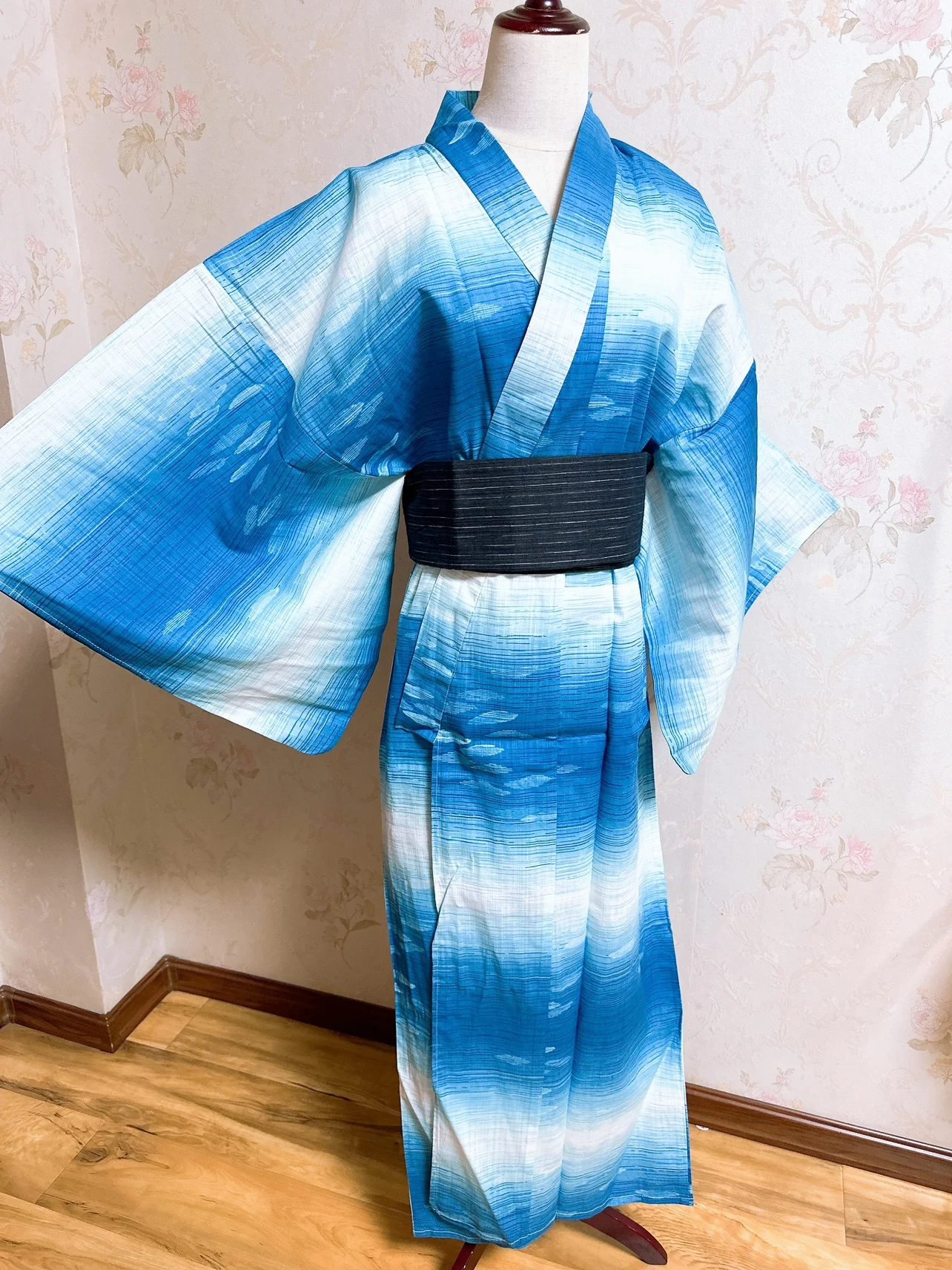 武士デザインの男士浴衣：かっこいい民族衣装イラスト 男性向けの実用性とデザイン特徴