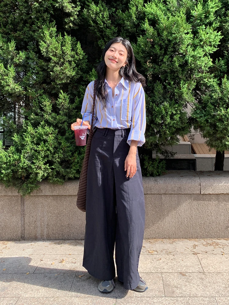 紺パンツの着こなしは、本当に難しい？その答えはこの1着にあります