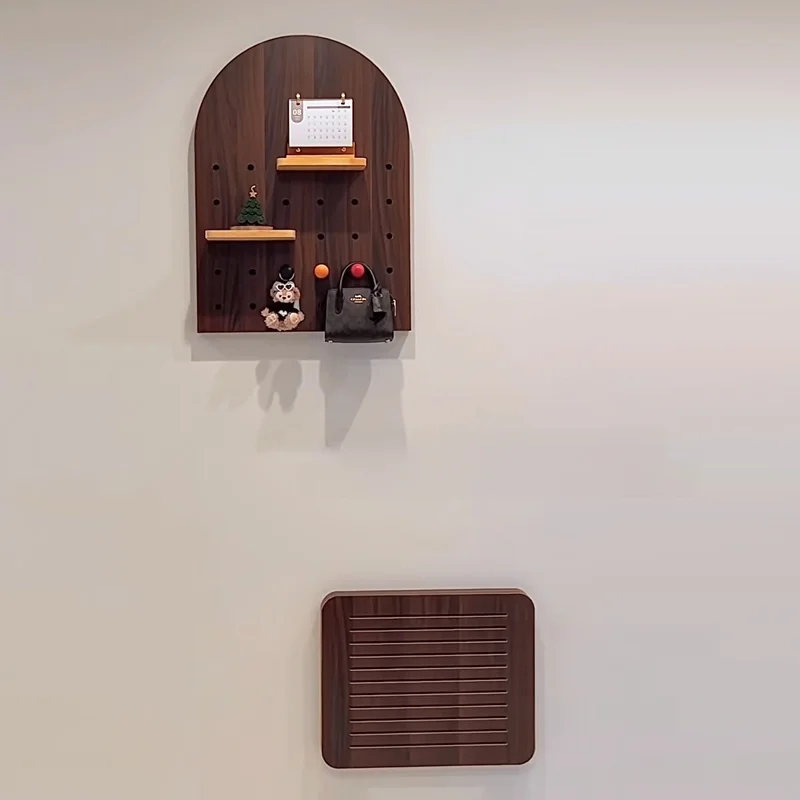 2×4 DIYで壁を彩るなら、このウォールデコレーションボードがおすすめ？