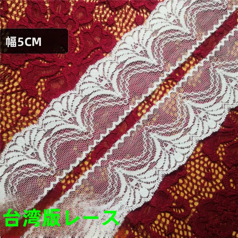 白色レース柄の多様なデザインが女性DIYに最適な理由