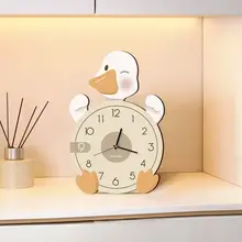可愛いデザインのデスクトップ置時計【クリーム風・インテリア装飾用・卓上】