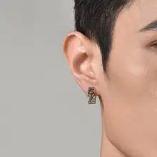 微笑みを浮かべた小丑デザインの男性用ピアス【トレンド・オシャレ・スタイリッシュ】