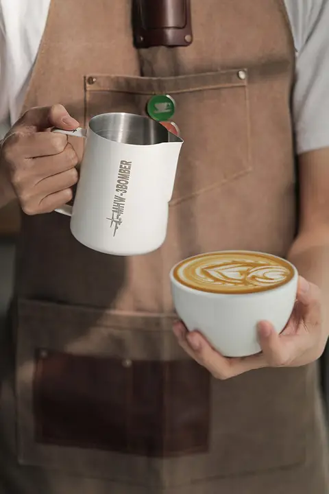 ステンレス製ラテアートカップ【コーヒー用・尖った口・極上の柔らかさ・容量あり】