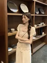 華やかなレースの透かし編みシフォンシャツ【秋用・女性用・個性的デザイン】