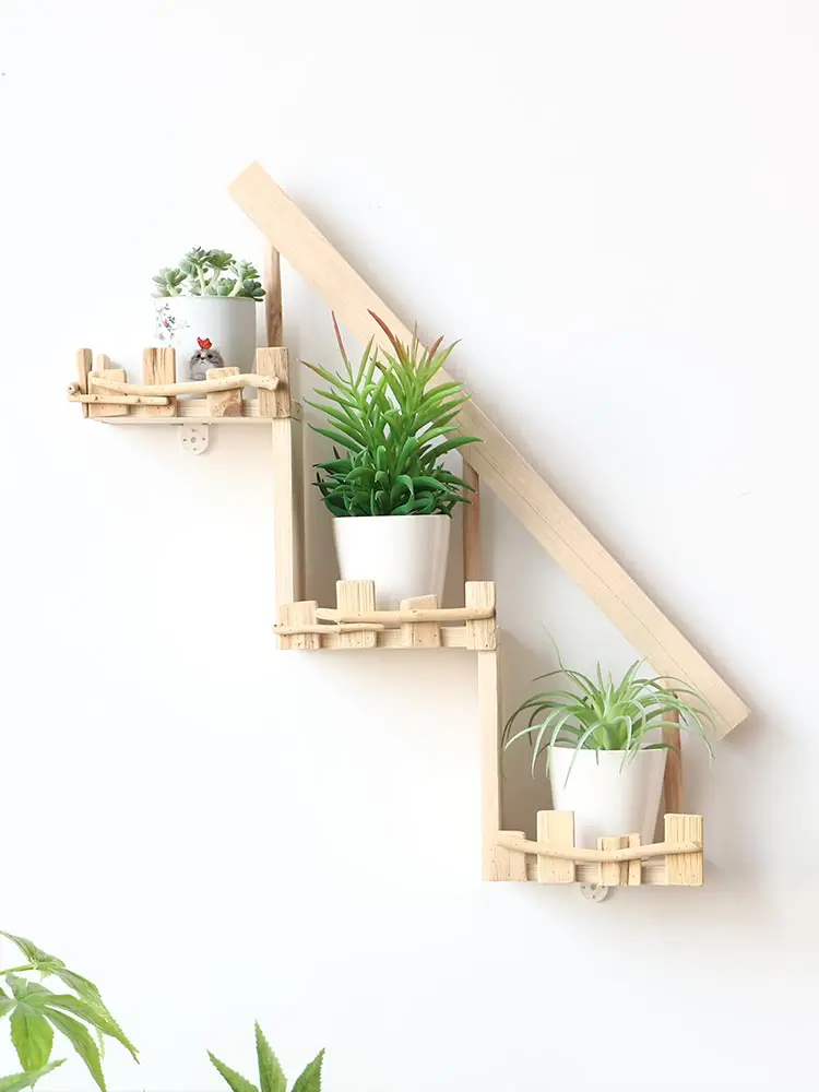 2×4 DIYで壁を彩るには？天然木製シェルフの選び方と実際の使い方