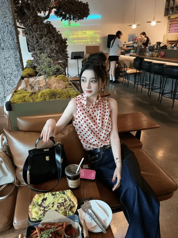 フレンチスタイル ドット柄プリント レイヤードネック レディースノースリーブタンクトップ【夏用・おしゃれデザイン】