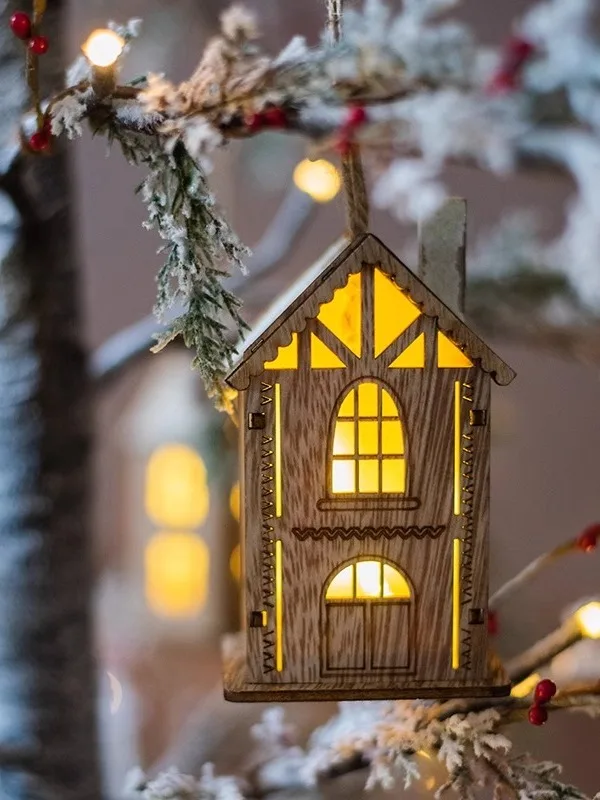 雪景色の小屋デザインクリスマスツリー飾り：xmasとx'masの違いを解説