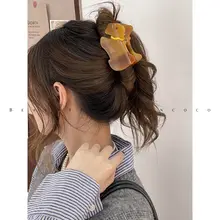 バネ式ヘアクリップ レディース  ハーフアップ 犬柄 上品 きれいめ 「FUNCOCO」