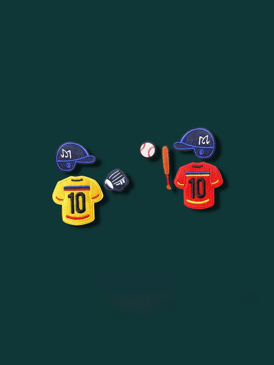 メジャーリーグ チーム ロゴ デザインの刺繍ブローチ：洗練された野球モチーフのユニセックス装飾