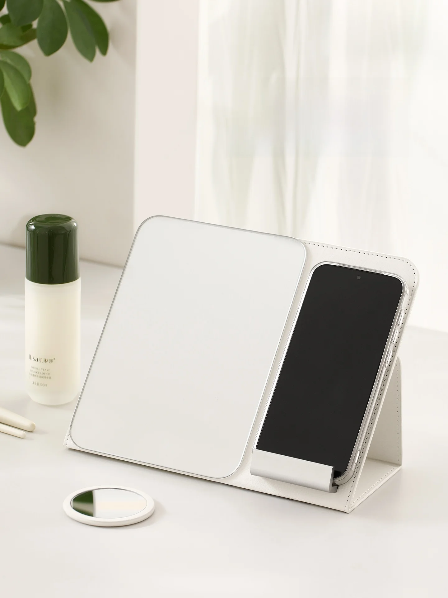 折りたたみ式化粧鏡：mirrorboxとは何か？使い方と特徴の実証分析