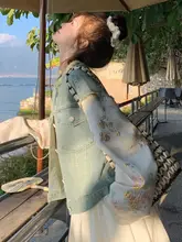 デザイン性のあるデニム切替ショートジャケット【刺繍入り・春用・女性用】