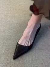 レディース 秋冬用ソフトレザー 職業用パンプス【黒・細ヒール・先細デザイン・疲れにくい】